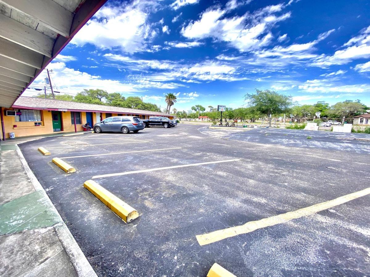 Tropic Motel Aransas Pass Eksteriør billede
