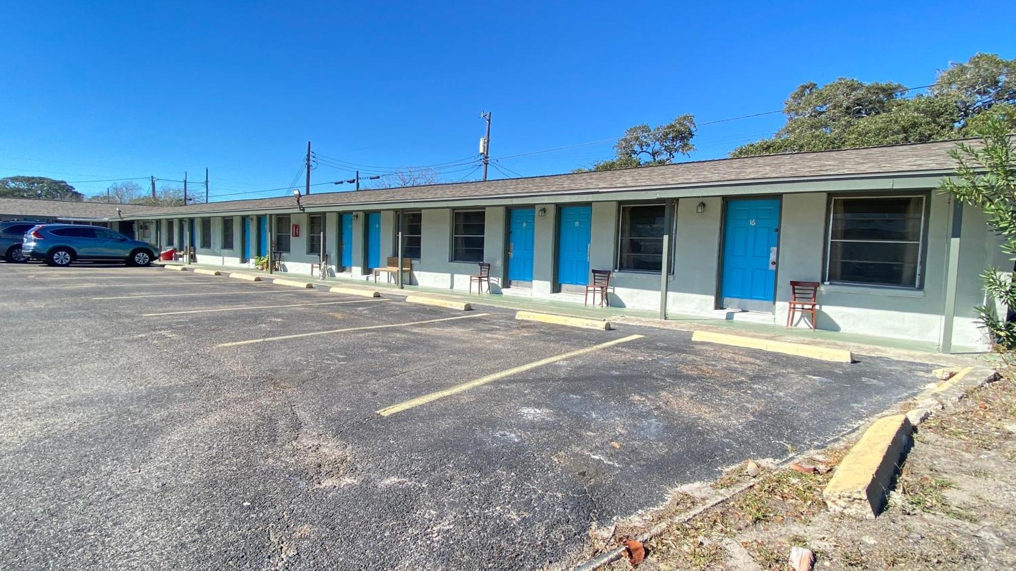 Tropic Motel Aransas Pass Eksteriør billede