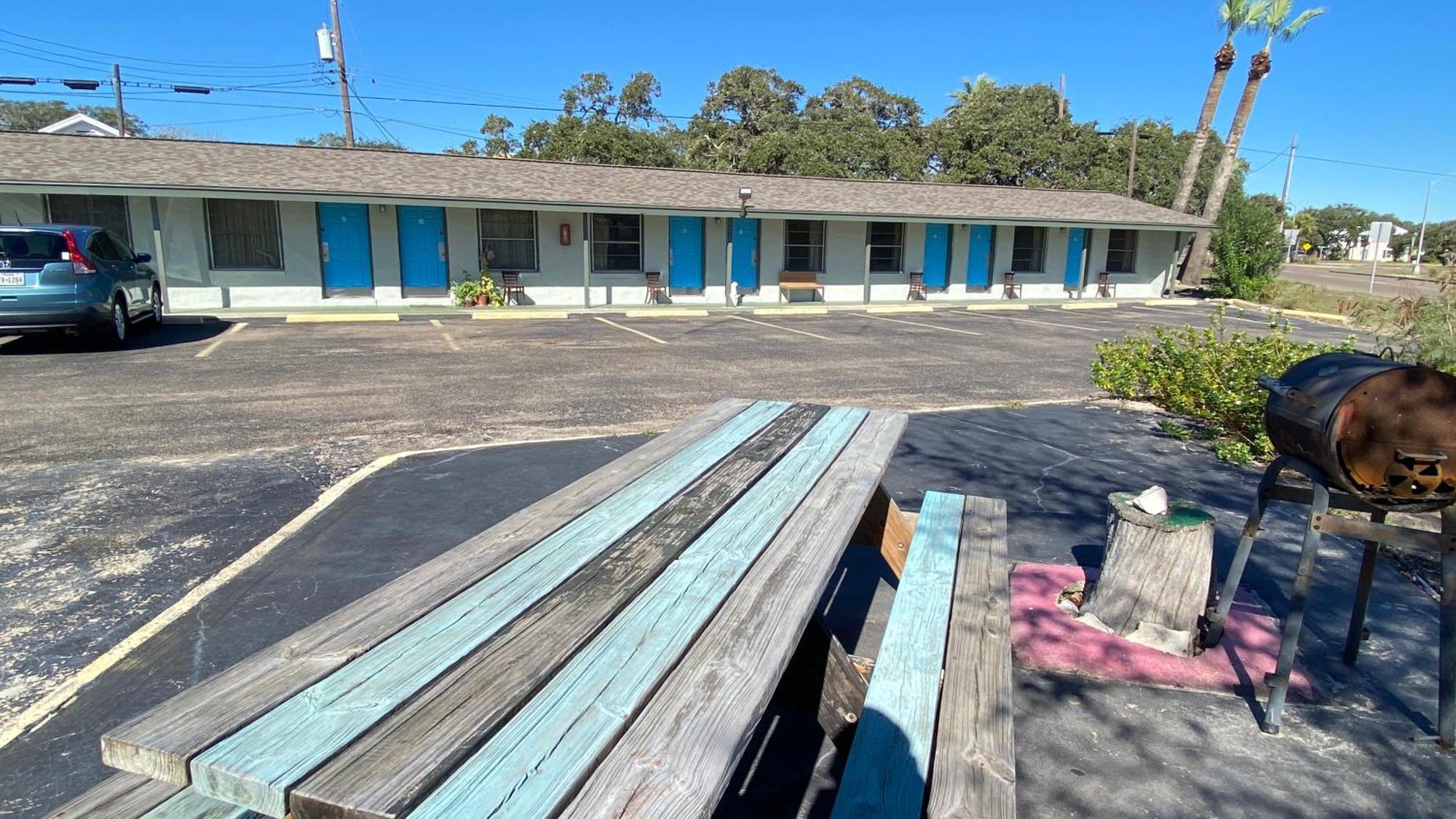 Tropic Motel Aransas Pass Eksteriør billede